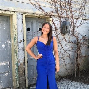 Faviana gown, size 2, Mint condition-Worn only once for a 1-hour photo session